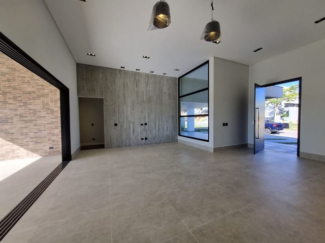 Casa com 600m² 4 quartos e 5 banheiros, à venda, no bairro Colinas do Paratehy em São José dos Campos