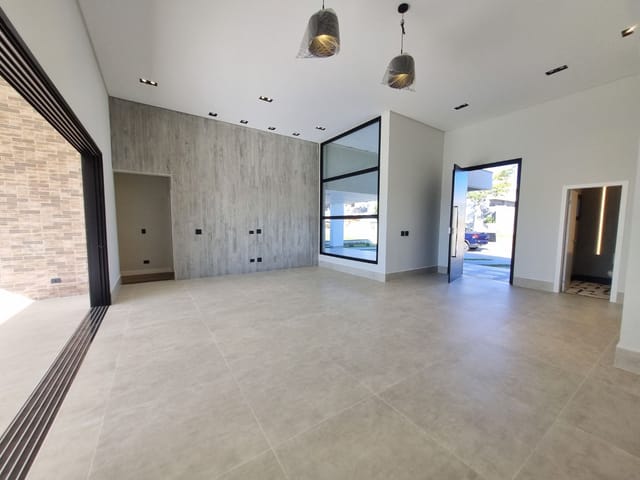 Casa com 600m² 4 quartos e 5 banheiros, à venda, no bairro Colinas do Paratehy em São José dos Campos
