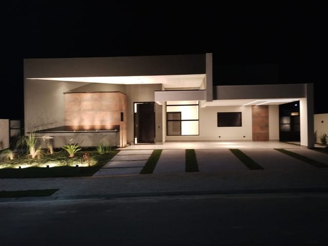 Casa com 600m² 4 quartos e 5 banheiros, à venda, no bairro Colinas do Paratehy em São José dos Campos