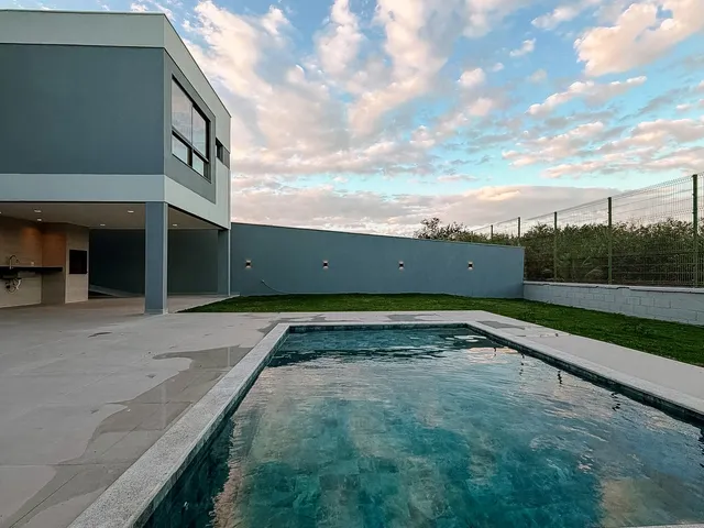 Casa 4 quartos e 5 banheiros, à venda, no bairro Alphaville em Rio das Ostras