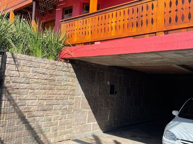 Casa 4 quartos e 5 banheiros, à venda, no bairro Salgado Filho em Caxias do Sul