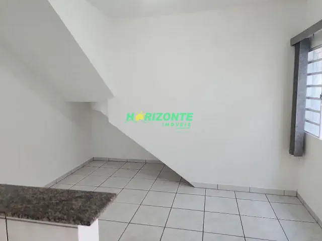 Casa com 99m², à venda ou para alugar, no bairro Centro em São José dos Campos
