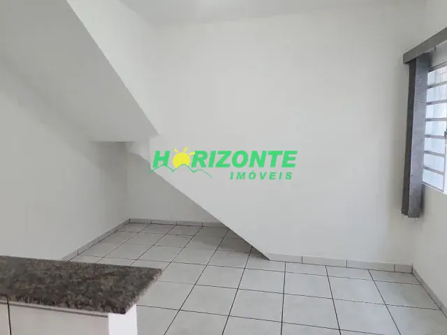 Casa com 99m², à venda ou para alugar, no bairro Centro em São José dos Campos