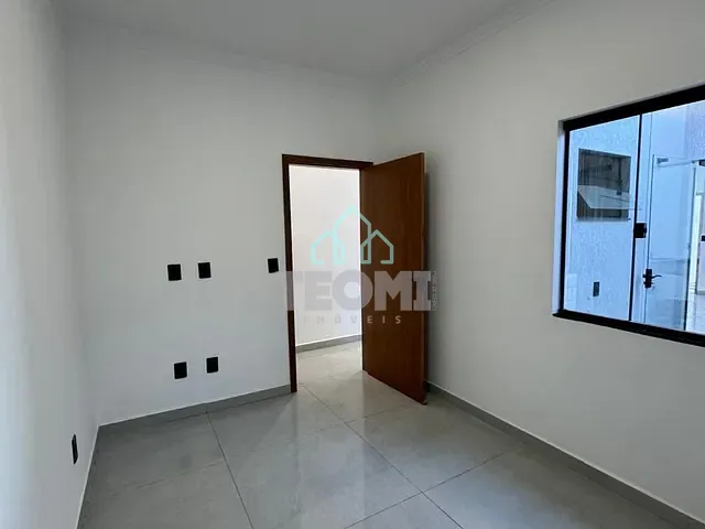 Casa 2 quartos e 2 banheiros, à venda, no bairro Jardim Continental II em Taubaté