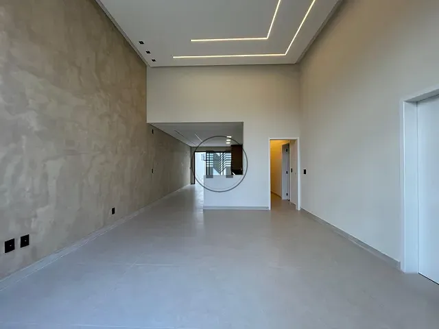 Casa 3 quartos e 4 banheiros, à venda, no bairro Piracangaguá em Taubaté