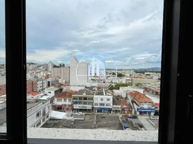 Casa com 35m², para alugar, no bairro Centro em Pouso Alegre