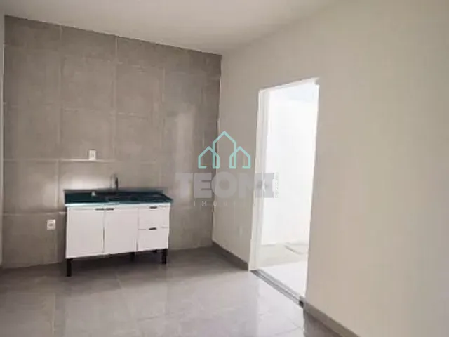 Casa 2 quartos e 2 banheiros, à venda, no bairro Jardim Antares em Taubaté