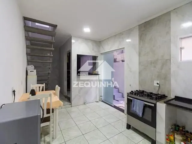 Casa com 150m² 4 quartos e 5 banheiros, à venda, no bairro Jd das Flores em Osasco