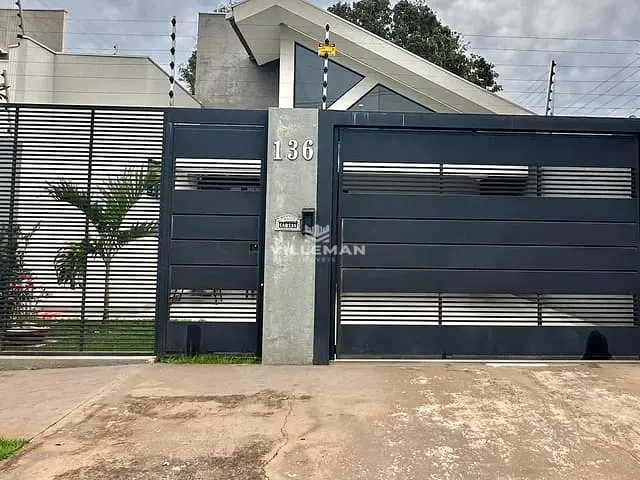 Casa com 205m² 3 quartos e 2 banheiros, à venda, no bairro Jardim Munique em Maringá