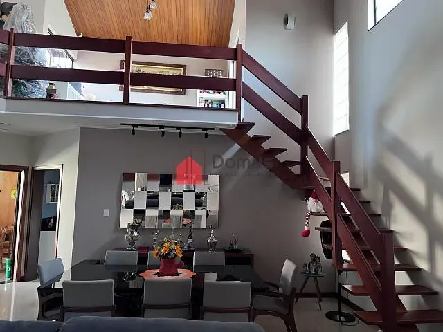 Sobrado com 300m² 3 quartos e 3 banheiros, à venda, no bairro Residencial Campo Belo em Pindamonhangaba
