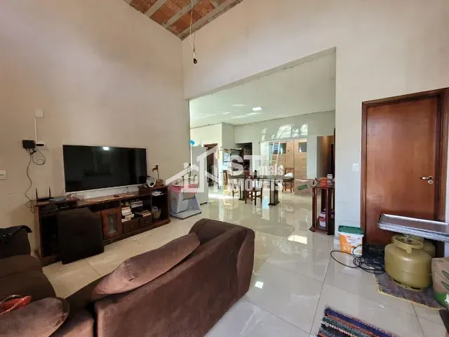 Casa com 310m² 3 quartos e 2 banheiros, à venda, no bairro Canto dos Pássaros em Andradas