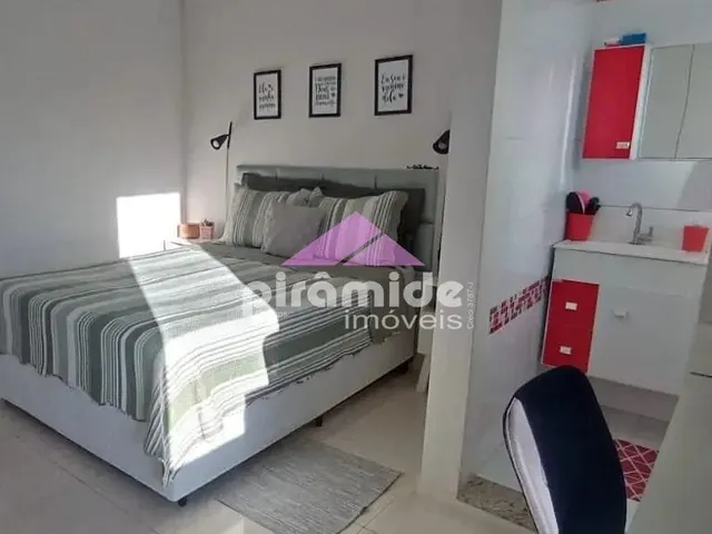 Casa com 250m² 2 quartos e 2 banheiros, à venda, no bairro Jardim Castanheira em São José Dos Campos