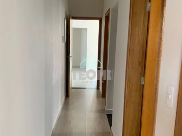 Casa com 300m² 3 quartos e 2 banheiros, à venda, no bairro Jardim Santa Tereza em Taubaté