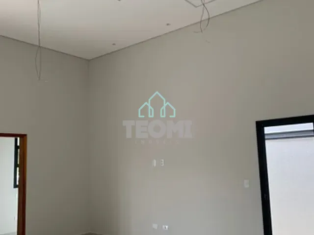 Casa com 300m² 3 quartos e 2 banheiros, à venda, no bairro Jardim Santa Tereza em Taubaté