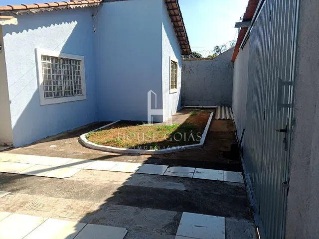 Casa 3 quartos e 2 banheiros, à venda, no bairro Jardim Helvécia em Aparecida de Goiânia