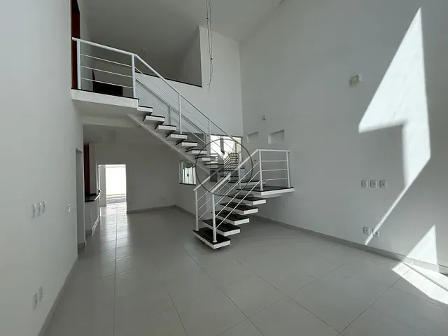 Casa 3 quartos e 4 banheiros, à venda, no bairro Piracangaguá em Taubaté