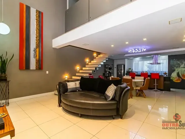 Casa com 267m² 3 quartos e 4 banheiros, à venda, no bairro Xaxim em Curitiba