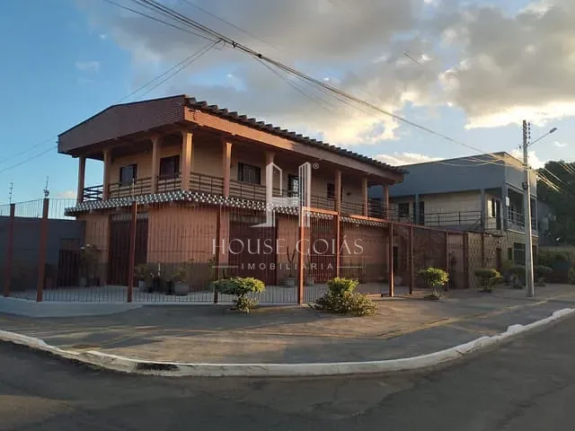 Casa 6 quartos e 6 banheiros, à venda, no bairro Jardim Helvécia em Aparecida de Goiânia