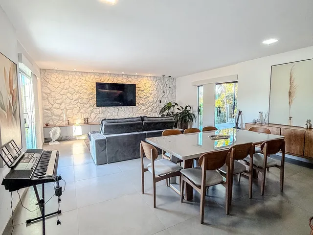 Casa 5 quartos e 4 banheiros, à venda, no bairro Nova Cidade em Macaé