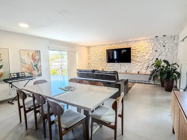 Casa 5 quartos e 4 banheiros, à venda, no bairro Nova Cidade em Macaé