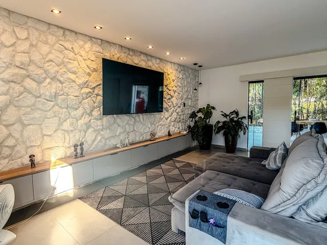 Casa 5 quartos e 4 banheiros, à venda, no bairro Nova Cidade em Macaé