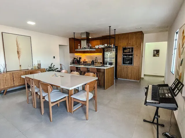Casa 5 quartos e 4 banheiros, à venda, no bairro Nova Cidade em Macaé