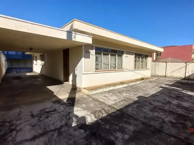 Casa 2 quartos e 1 banheiro, para alugar, no bairro Portão em Curitiba