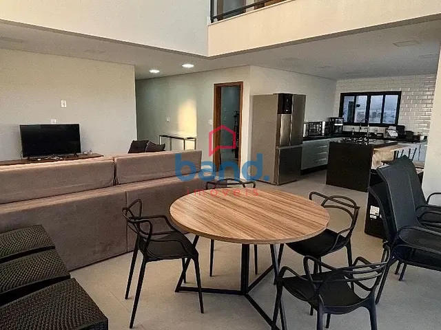 Casa com 800m² 4 quartos e 5 banheiros, à venda, no bairro Portal dos Bandeirantes II em Porto Feliz