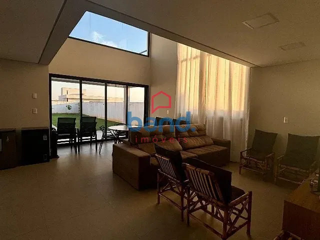 Casa com 800m² 4 quartos e 5 banheiros, à venda, no bairro Portal dos Bandeirantes II em Porto Feliz
