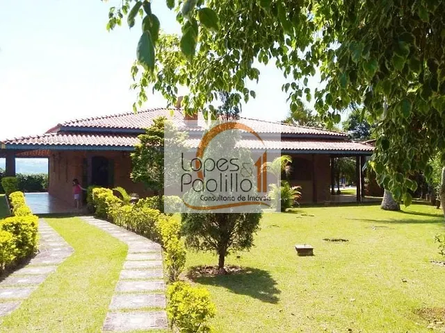 Casa com 1300m² 3 quartos e 3 banheiros, à venda, no bairro Residencial Country Felix em Bom Jesus dos Perdões