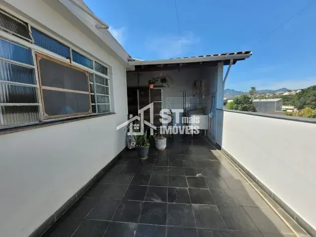 Casa com 590m², à venda, no bairro Vila Camargo em Andradas