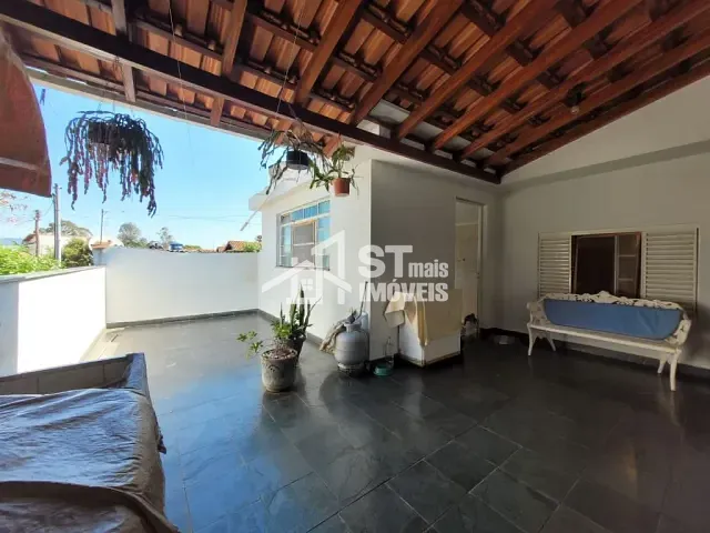 Casa com 590m², à venda, no bairro Vila Camargo em Andradas