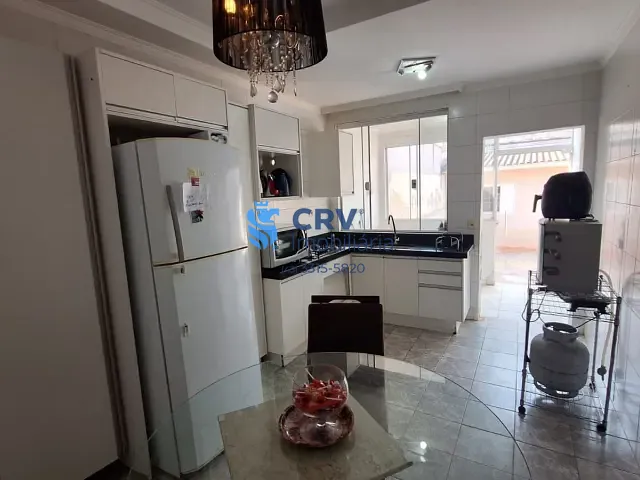 Casa com 265m² 4 quartos e 2 banheiros, à venda, no bairro Vila Larsen 1 em Londrina