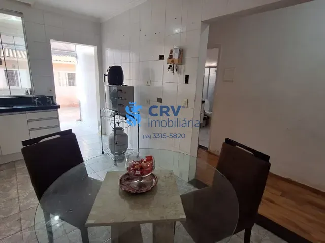 Casa com 265m² 4 quartos e 2 banheiros, à venda, no bairro Vila Larsen 1 em Londrina