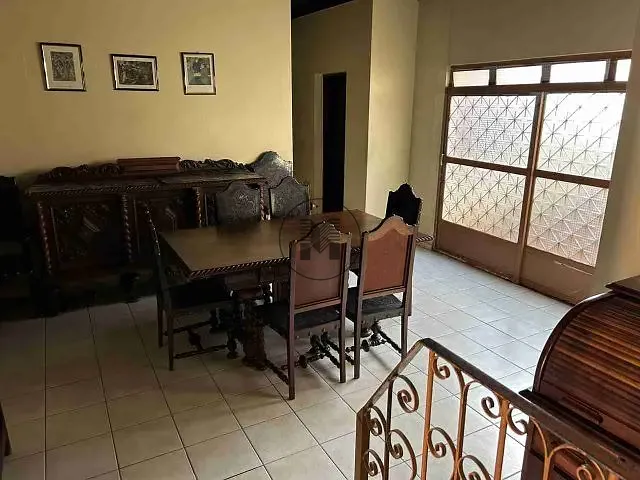 Casa com 300m² 5 quartos e 3 banheiros, à venda, no bairro centro  em Queluz