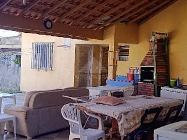 Casa com 350m² 4 quartos e 3 banheiros, à venda, no bairro Jardim Guapituba em Mauá