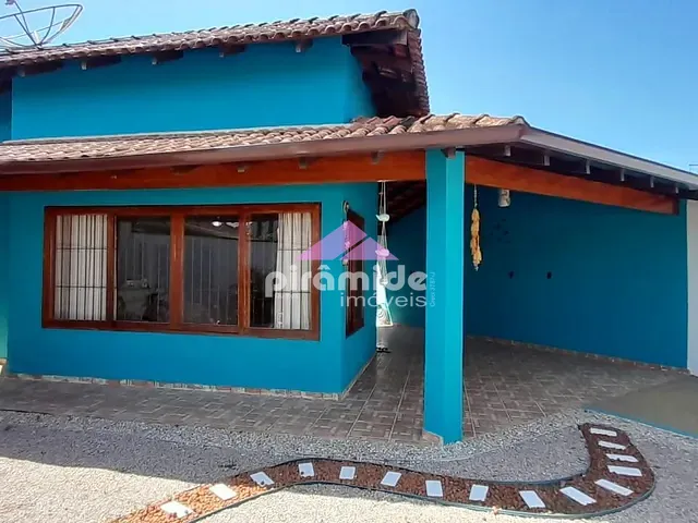 Casa com 250m² 3 quartos e 2 banheiros, à venda, no bairro Martim de Sá em Caraguatatuba