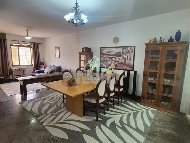 Casa 4 quartos e 3 banheiros, à venda, no bairro Centro em Taubaté