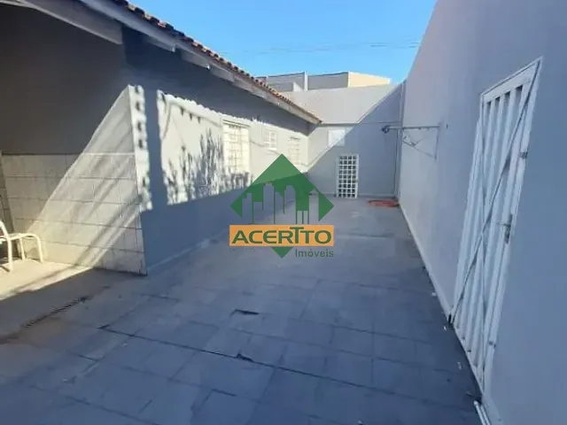Casa com 360m² 2 quartos e 2 banheiros, à venda, no bairro Umuarama em Araçatuba