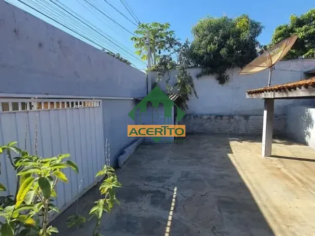 Casa com 360m² 2 quartos e 2 banheiros, à venda, no bairro Umuarama em Araçatuba