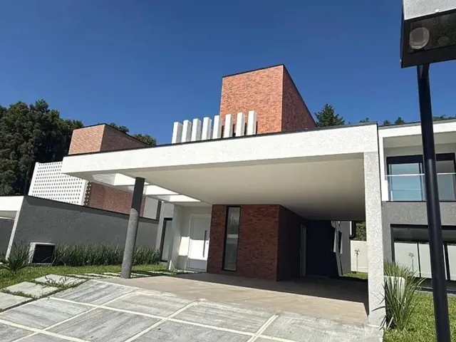 Casa com 320m² 3 quartos e 3 banheiros, à venda, no bairro Santo Inácio em Curitiba