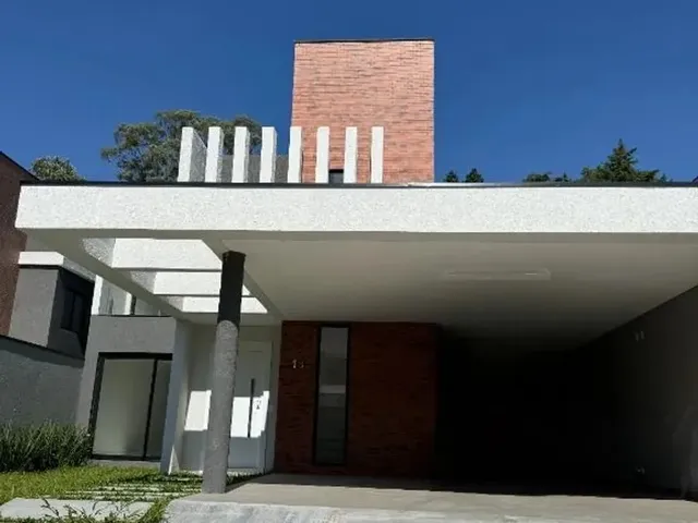 Casa com 320m² 3 quartos e 3 banheiros, à venda, no bairro Santo Inácio em Curitiba
