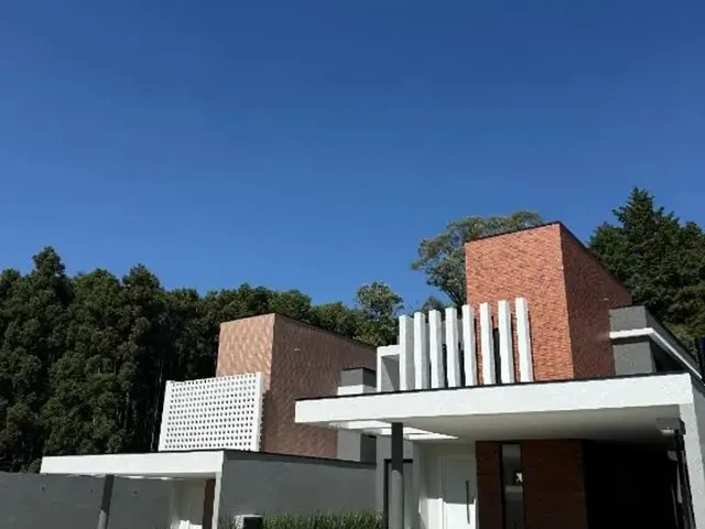 Casa com 320m² 3 quartos e 3 banheiros, à venda, no bairro Santo Inácio em Curitiba
