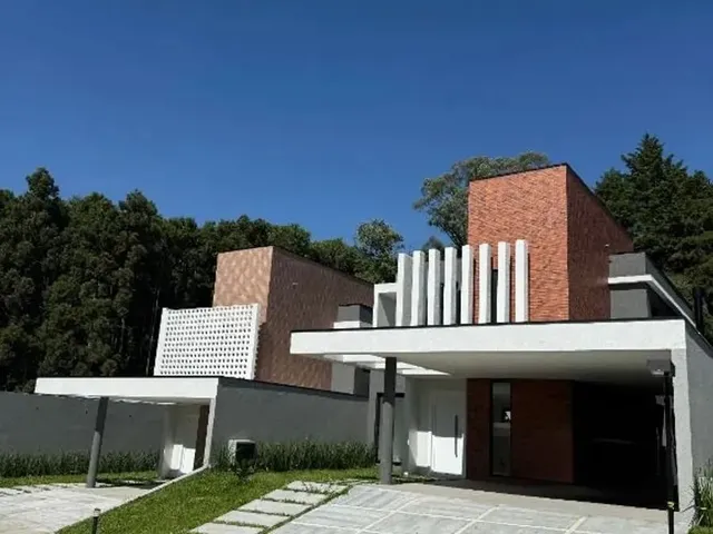 Casa com 320m² 3 quartos e 3 banheiros, à venda, no bairro Santo Inácio em Curitiba
