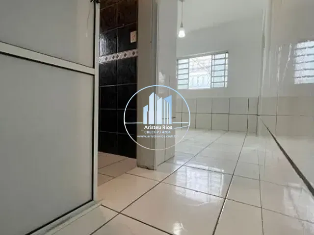 Casa com 100m² 3 quartos e 1 banheiro, para alugar, no bairro Jardim América em Pouso Alegre