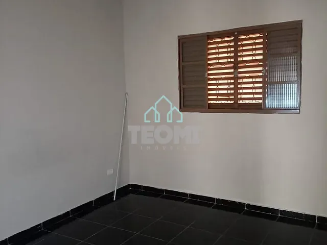 Casa 4 quartos e 1 banheiro, à venda, no bairro Jardim Gurilândia em Taubaté