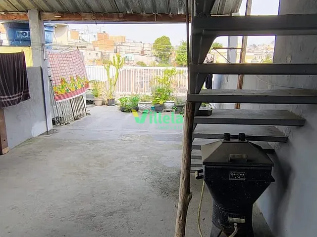 Casa à venda, no bairro Jardim Adriane em Itaquaquecetuba