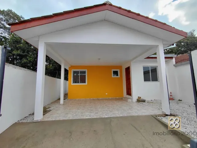 Casa 2 quartos e 1 banheiro, para alugar, no bairro Santa Felicidade em Curitiba
