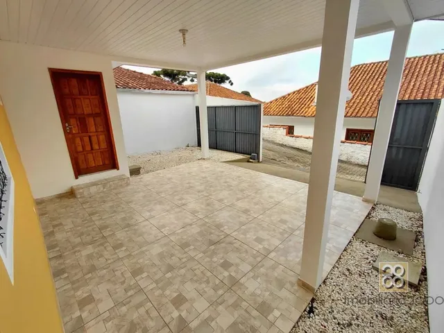Casa 2 quartos e 1 banheiro, para alugar, no bairro Santa Felicidade em Curitiba