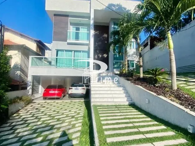 Casa com 525m² 4 quartos e 5 banheiros, à venda, no bairro Piratininga em Niterói